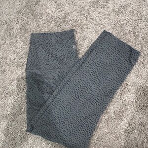 Lululemon Gray Capri Patterned Leggings
